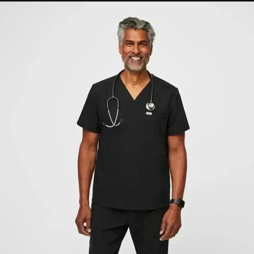 Figs men's black scrub set (large top/medium bottoms)